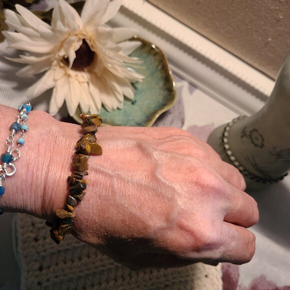 Tiger Eye Chip Bracelet | Natural Gemstone Stretch Boho Healing Crystal Gift - Picture 4 of 7